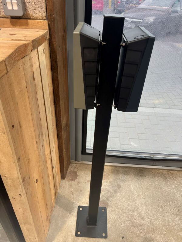 Budget EV Post / Pedestal - Image 8